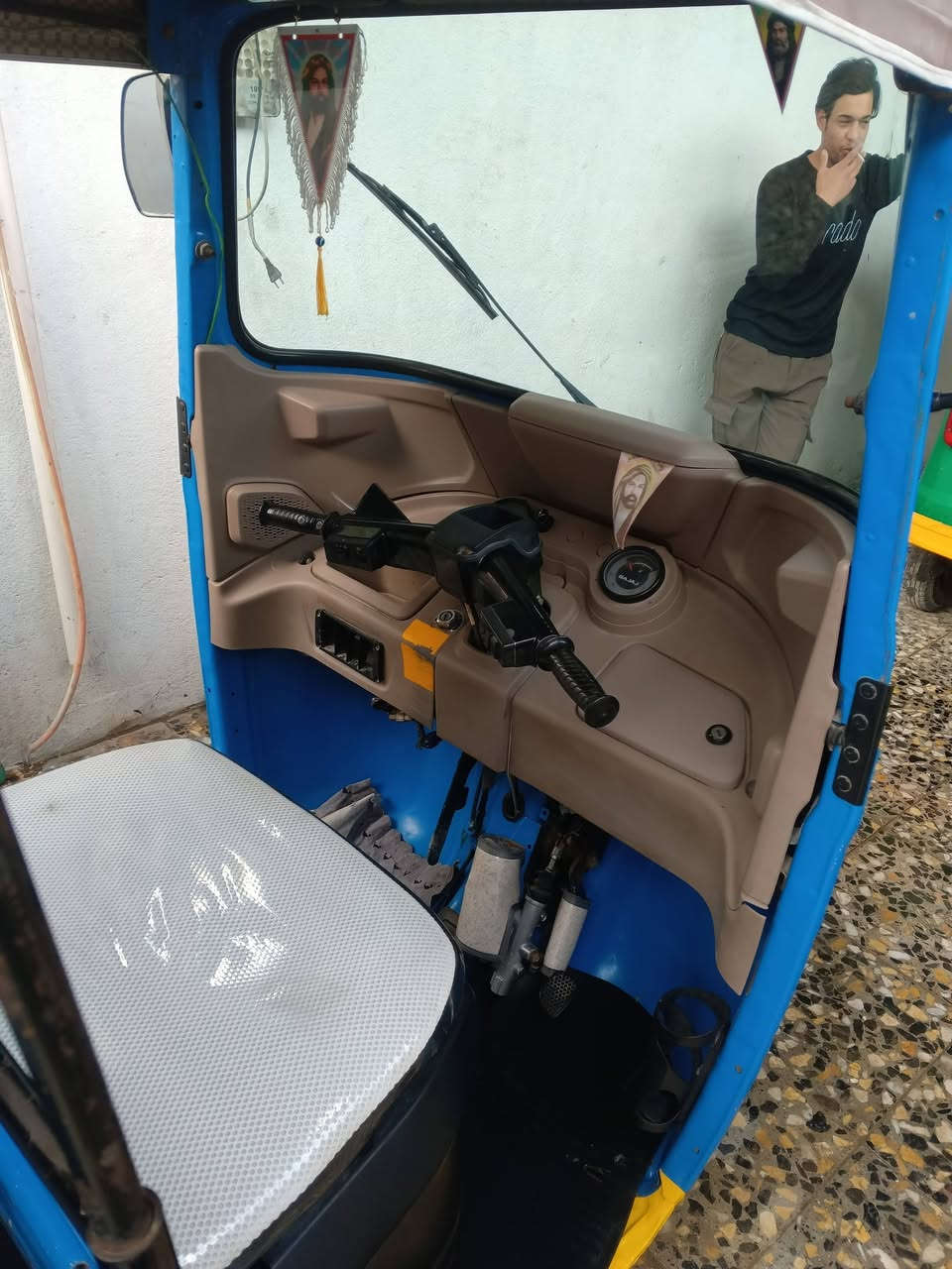 سلام عليكم تكتك باجاج موديل 2022رقم وسنويه 9ملايين وبيهه مجال ***********
