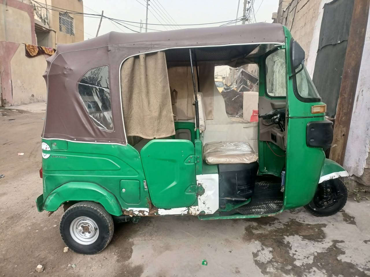 سلام عليكم تكتك لبيع رقم وسنويه 6ونص وبيه مجال قليل مكينه مجفته مكان بصره *********** وتساب
