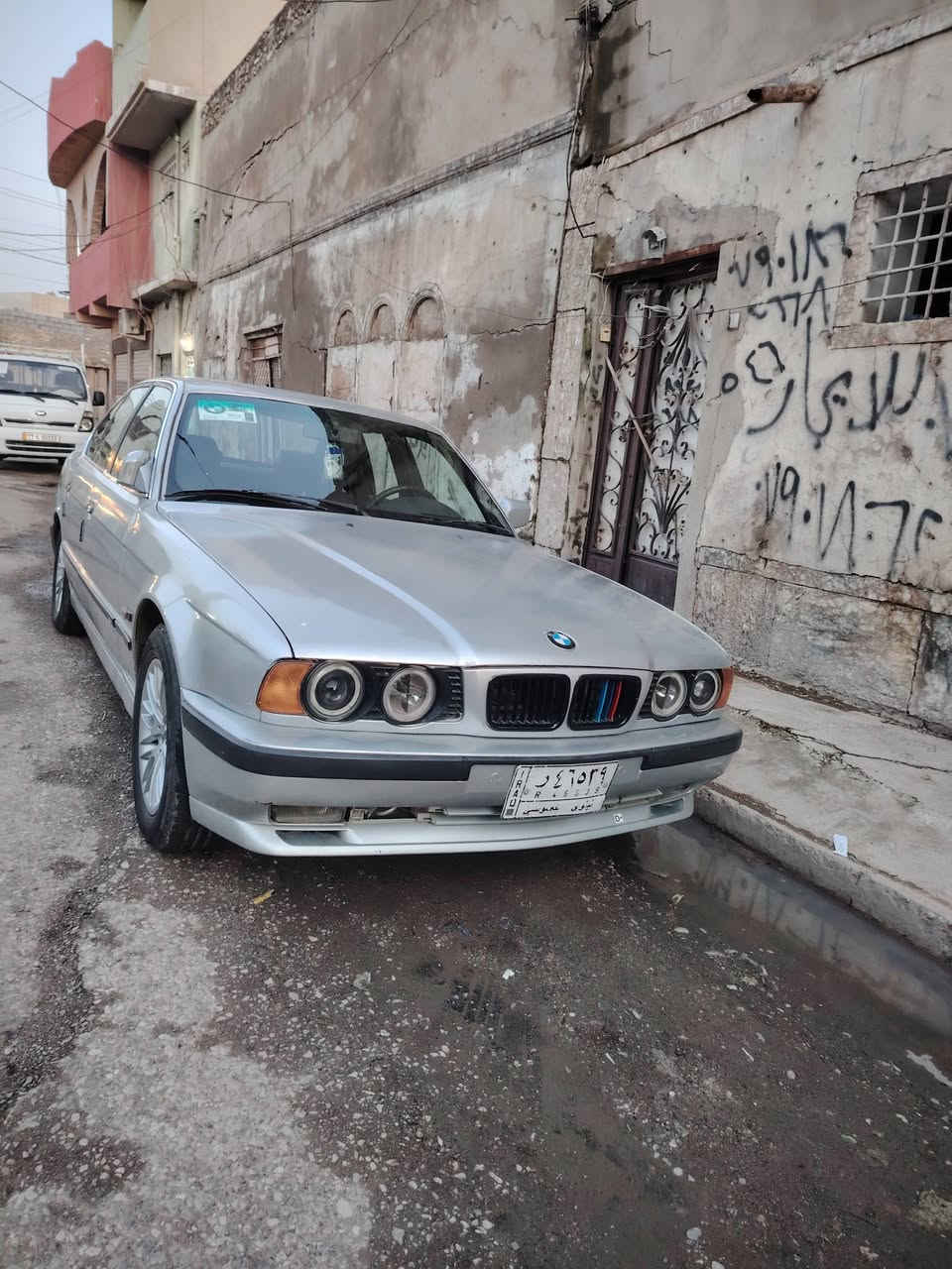 سلام عليكم سيارة بي ام 535 فول محرك فل سته سلندر كير اتو مصبوغه جماليه كاربون موجود طخم جديد داخل جديد جلد اسود تايرات جديد معجون تلقيط مال صبغ سياره جازه ماتصرف عليه كلشي عنوان موصل الأيمن ***********
