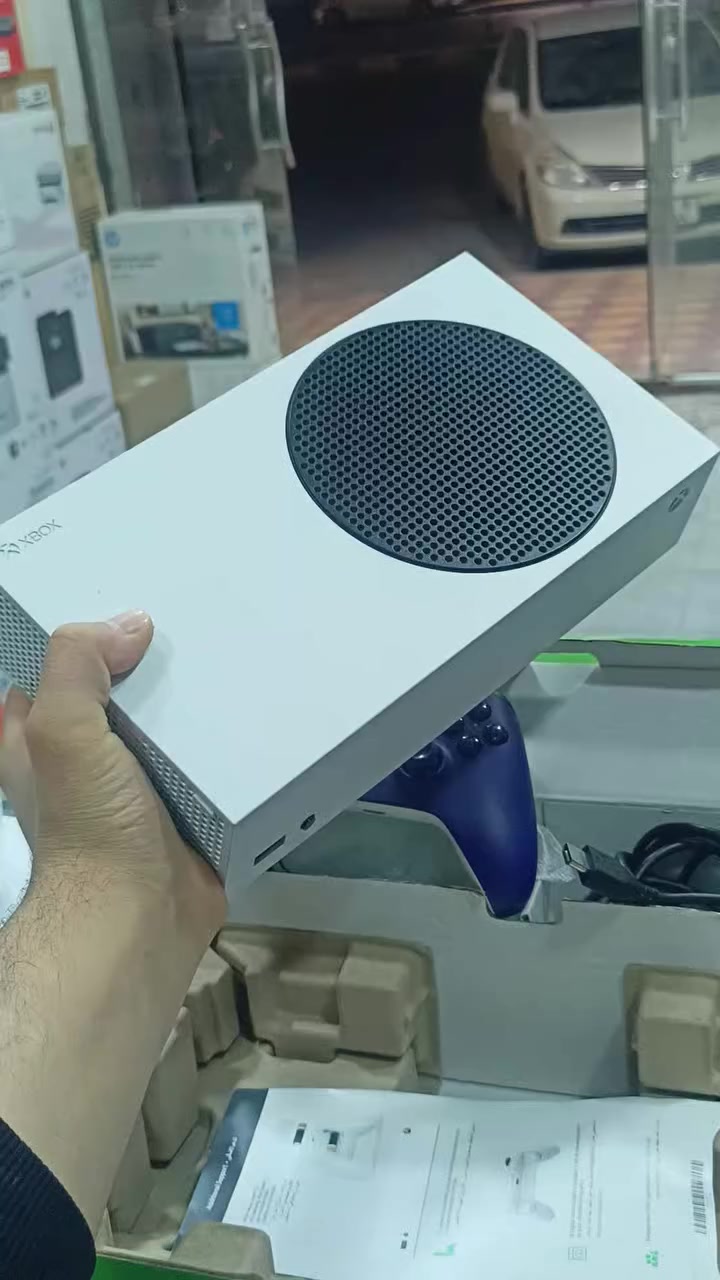 مثل ما وعدناكم توفرت قطعة نضيفة يم سيد المستخدم
👌😎
اكسبوكس سيريس أس 512 مع ملحقاته ويدة واحدة  
ضمان: اسبوع 
السعر : 365 الف قفل 
العنوان الاول : النجف شارع غدير كرامه مقابيل مطعم الكرار 
العنوان الثاني : النجف الولاية شارع بنات الحسن 
تتوفر خدمة توصيل كافة محافظات العراق 
للتواصل : طلب خاص او الاتصال على
***********
***********

#اكسبوكس #بليستيشن #العاب #اجهزةـالعاب
