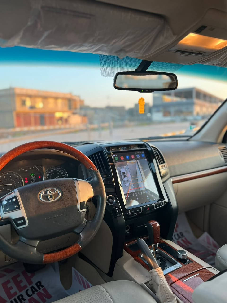 السلام عليكم للبيع موديل 2014 فول محرك 8 4600  السيارة حلوه بيها بارد بس شي بسيط عنوان وأسط الصويرة شركة الزبيدي السعر 385 
***********
