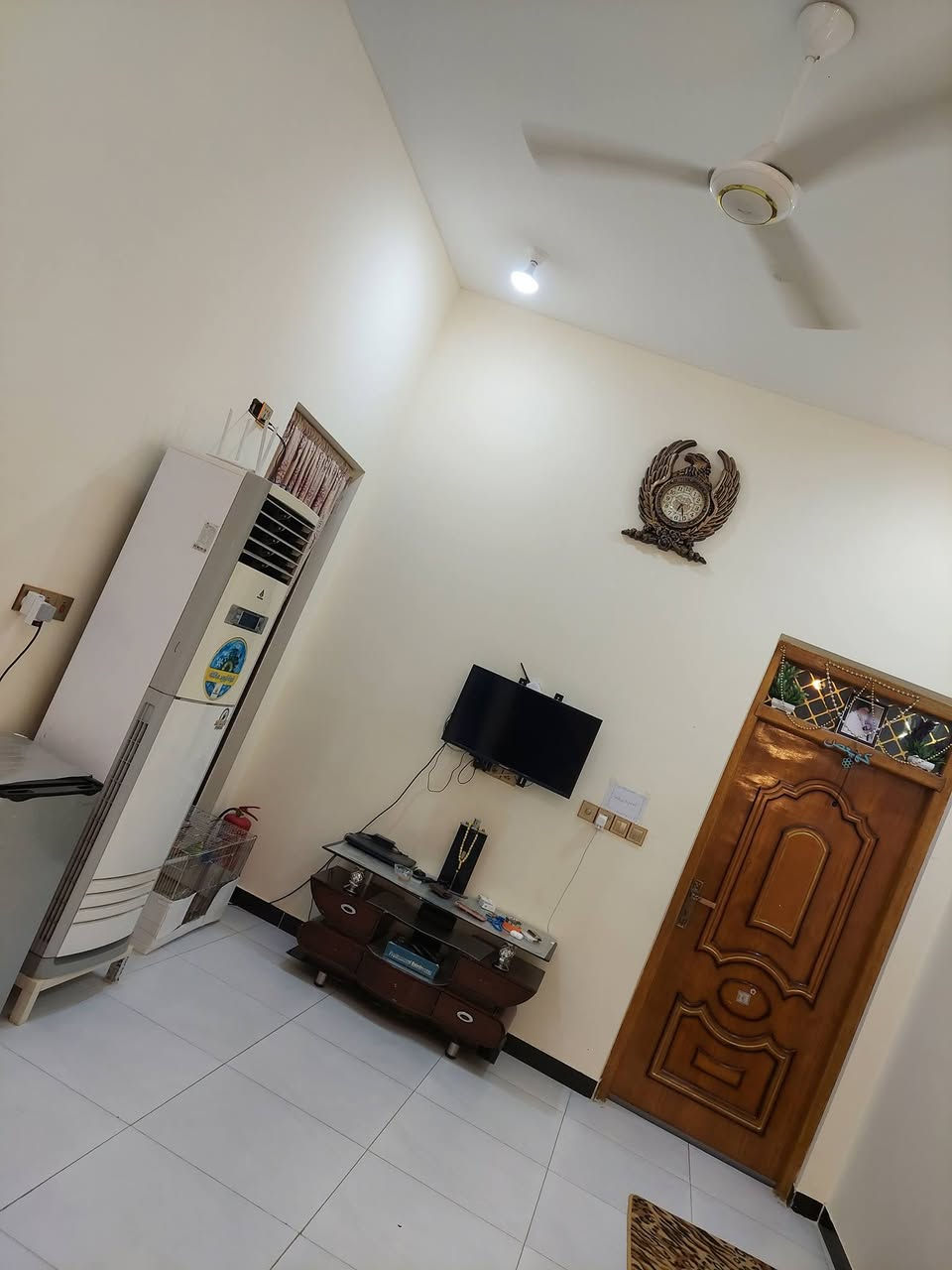 اعادةالنشر بسبب الوعود الكاذبه طابو للبيع بالشموع مساحه ١٣٠طابقين الطابق الاول غرفه صاله مطبخ استقبال صحيات داخليه خارجية الطابق الثاني غرفتين زائد غرفه صغيره صاله صحيات نقص بياض او ارضيه الصطح اشتايكر ستاره ملبوخه مطلوب اسكان ٤٠ مليون استفسار *********** واتساب مازنجر عرض الشارع ٣٠م
