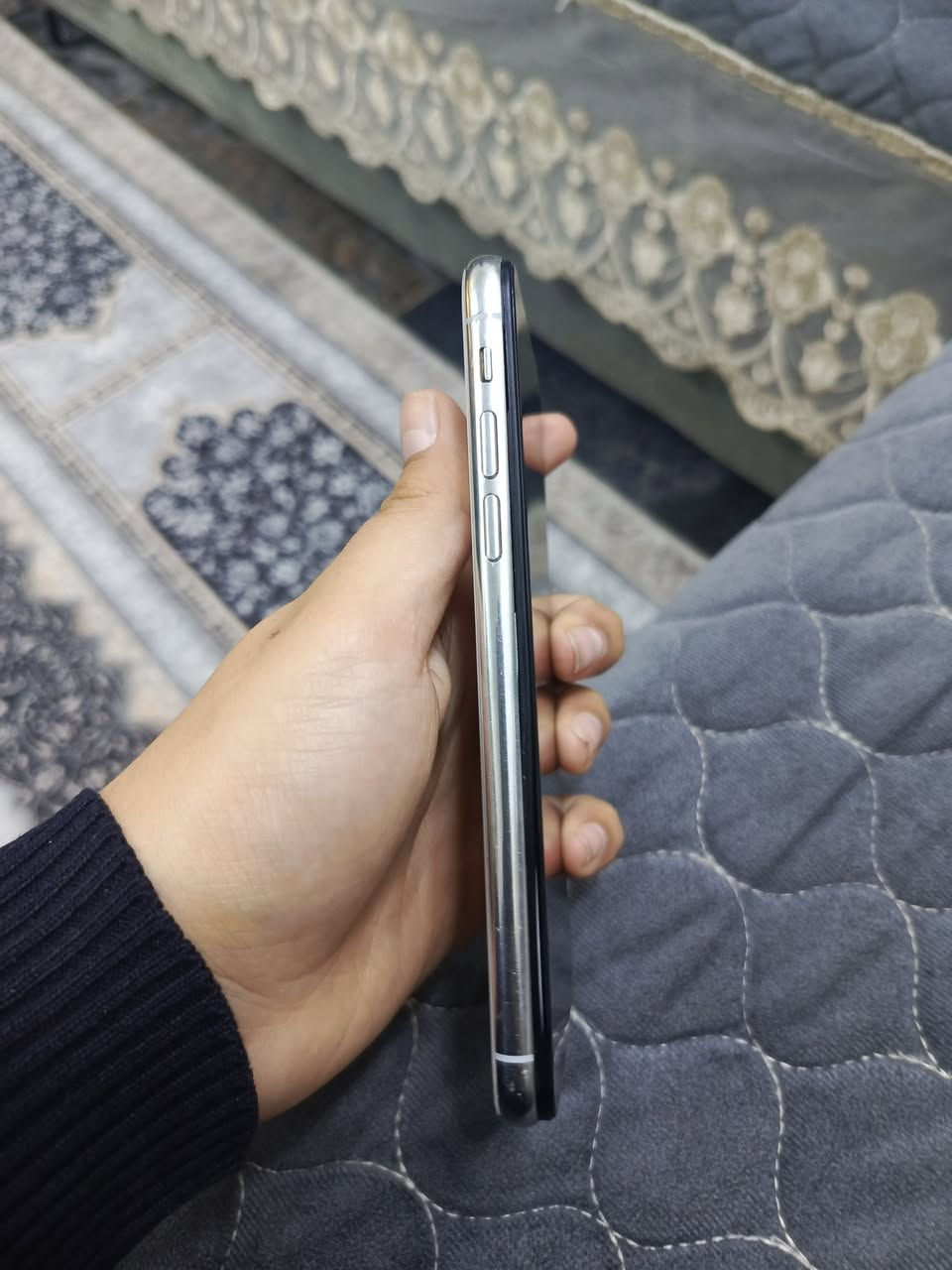 ايفون اكس اس للبيع
جهاز يردلة شاشة تبديل فقط
ذكرتة 64
بطارية 100 مبدلة
45 الف قفل بدون معاملة 
***********
تواصل خاص
