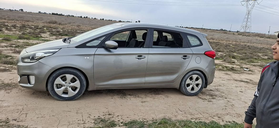 السلام عليكم بيع او مراوس كيا راندو امريكي ٧ راكب موديل  ١٤ رقم ديالى محرك الفين GDI لاصرف ولابخار بيها مكانات صبغ بدون ضربه سياره حلوه جاهزه من كلش
مكاني بعقوبه السعر ١٠٥
***********
