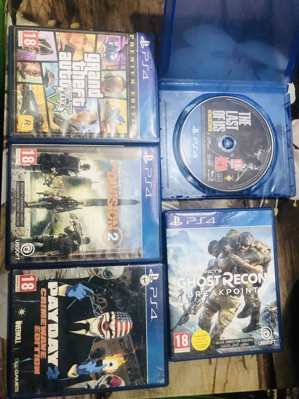 بلي كامل مع كل ملحقاته مع ٢ جويستك مع ٥ اقراص مع يوبي اس الجهاز مفتوح تنضيف فقط 
المكان بغداد الشعب السعر ١٨٠ وبي مجال بسيط 
***********
