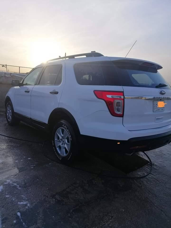 فورد اكسبلور ٢٠١٣ رقم بصره حادث خلفي جنطة فقط تحتاج بعض التعديلات السعر 125$بيها مجال للاستفسار *********** واتس
