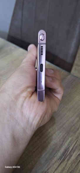 السلام عليكم شباب نوت ٢٠ الترا ذاكرة ٢٥٦ جهاز نظيف ٩٨% جهاز مكفول ماداخل تصليح جهاز بي ميزة حلوة تسجيل مكالمات اصلي  بس ملحقاته ماعندي من اشتريته هيج السعر ٤٠٠ وبي مجال شي قليل رقم الهاتف ***********
