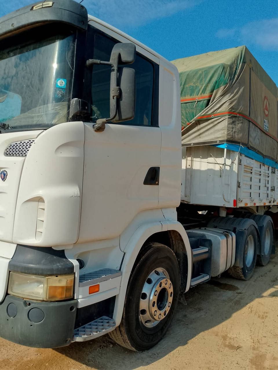 السلام عليكم للبيع اسكانيه موديل 2006 رقم بغداد ***********
