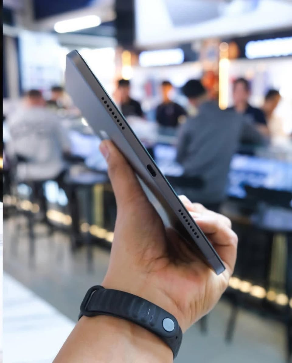 𝐇𝐨𝐧𝐨𝐫 PAD 𝐗𝟖A✨ تابلت الانيق توفر من جديد للدراسة والترفيه! ✨بمميزات قوية من الشركة العملاقة #Honor

المواصفات:
. الشاشة: 11.0 inches
. دقة الشاشة: 1200X1920 pixels
. نوع الشاشة: TFT LCD, 90Hz, 400 nits
. الذاكرة الداخلية: 128GB
.الذاكرة العشوائية: 4GB
. المعالج: Qualcomm SM6225 Snapdragon 680 4G (6 nm)
. معالج الرسومات : Adreno 610
. نظام التشغيل: Android 14, MagicOS 8
. سعة البطارية :, 8300 mAh

متوفر في مكتب بهاء للموبايلات 

العنوان / ديالى - المقدادية - السوق القديم - مقابل مصور الكندي 
للاستفسار ( ***********)
صفحتنا على TikTok 

http://www.tiktok.com/@bahaagaleel
صفحتنا على الفيس

https://www.facebook.com/share/1GTQm2xtkA/?mibextid=wwXIfr
