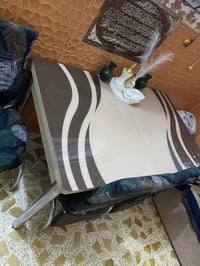 ميز • للبيع • هدوء الصباح