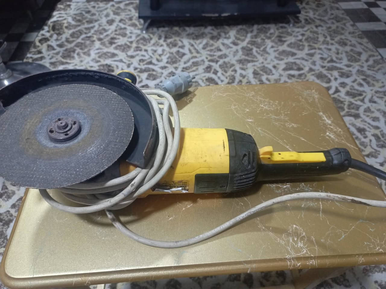 كوسرة تازاكا اصلي مو تقليد كبيرة 2400 واط مستملة نظيفة على ايدي بسعر 75 الف فقط و التوصيل مجاني لجميع المحافضات
***********
