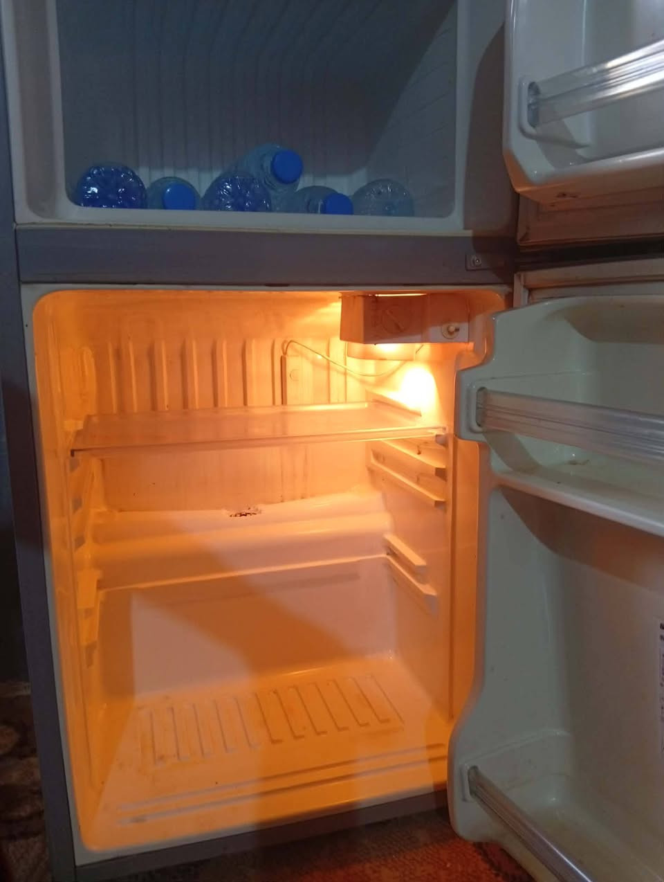 اسلام عليكم ثلاجه خير من الله شرط التجميد مكان ورديه ***********
