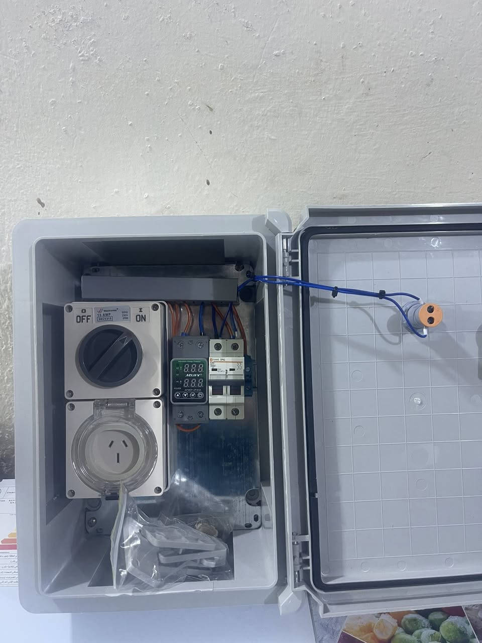 سلام عليكم بورد شحن مع حمايه + ايرث لسيارت شحن BYD يوجود توصيل 🚚 بغداد و كل المحافظات 

***********
