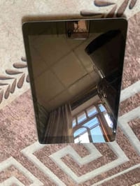 ايباد 9 ابل لبيع كلشي مابي ع فحص ذاكرته 64  سعر 250 وبي مجال قليل الاس...