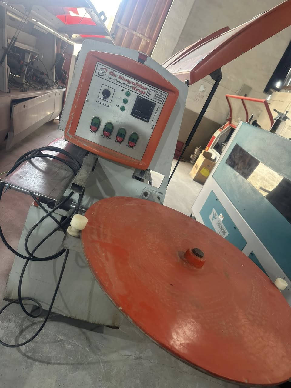 مكينة لاصقة شريط  كونيا ٤ اربع مراحل 

لصق 
قطع بداية ونهاية 
فريزة وبوليش 
مستعمل 
أربيل الصناعة الجنوبية 
***********
***********
***********
