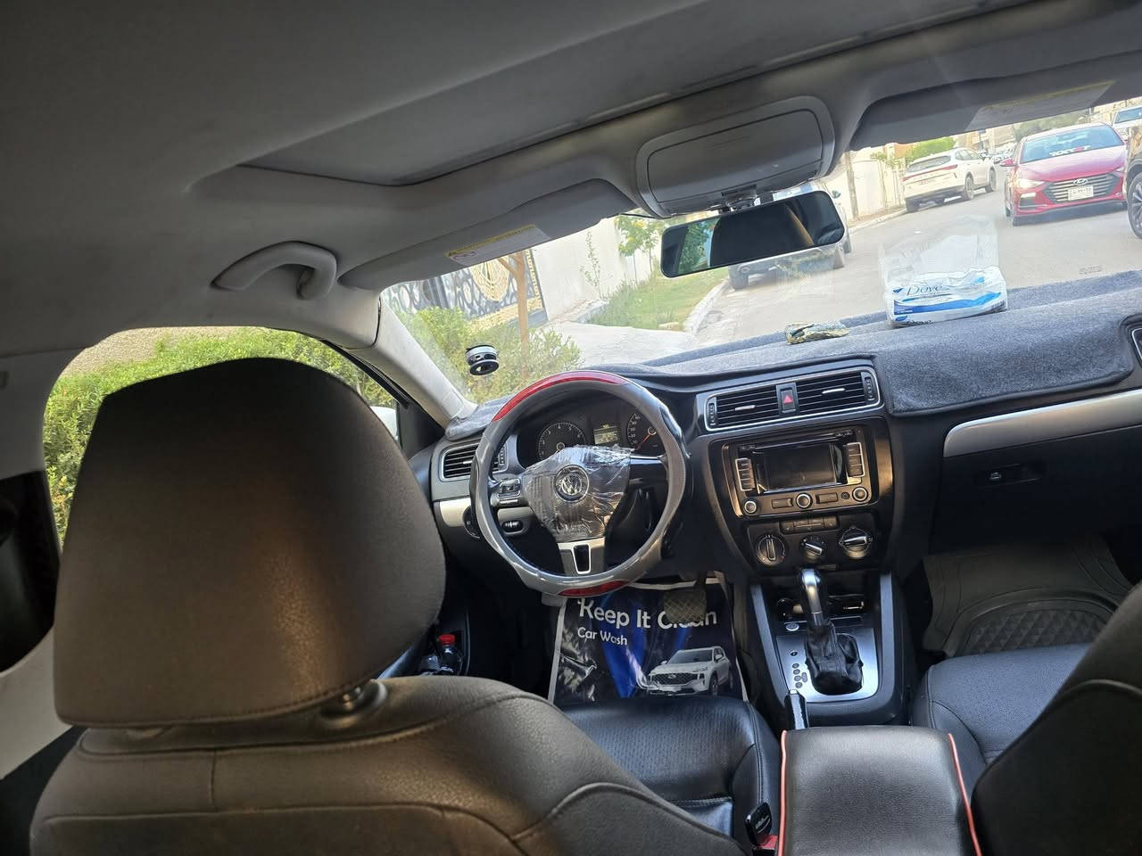 السلام عليكم
فولكس واكن جيتا ٢٠١٤ ادوات 
محرك ٢٥٠٠ خمسة سلندر 
تبريد تدفائه تحكمات ستيرن 
مثبت سرعه حساسات شاشة 
كامرة خلفية فتحه سقف 
 صدر كير محرك شرط
 رقم بغداد اصلي 
شي جديد وبعيد عن الشبهة 
السعر ٥٨ وبيه مجال 
للتواصل ***********
