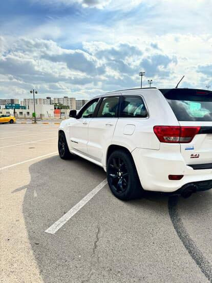 جيب لاريدو srt مكينه 6.400 موديل 2013خليجيه كفاله عامه ماشيه 99سياره جديده بيع او مراوس حسب هذا رقمي ***********
