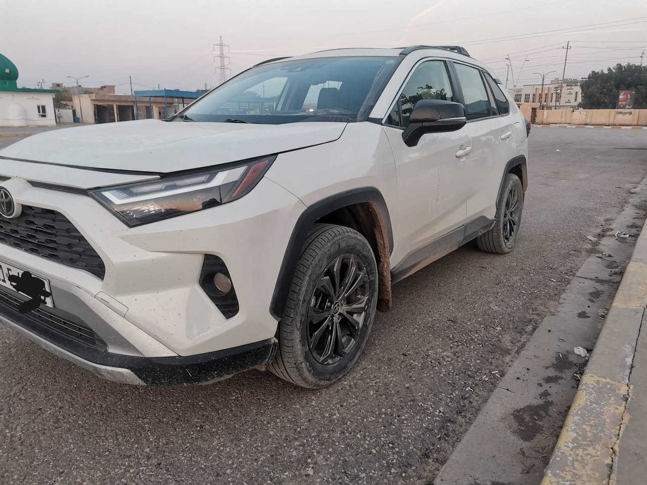 اذا تحب تعرض سيارتك يمنه اتواصل عل خاص
للبيع او مراوس تويوتا راف فور موديل 2022  هايبرد ماشيه 36 الف رقم السلمانيه شرط التحويل  كير مكيته بطاريات كهربائيات شواصي كله مكفول 
فول مواصفات XLE 
فتحتة صقف رادارات تدفئة مقاعد
السياره مصبوغه حزام وبراد بالقماره 
السعر 162 ورقه  غير متواجد عل فيس للتواصل اتصال او واتساب :***********
