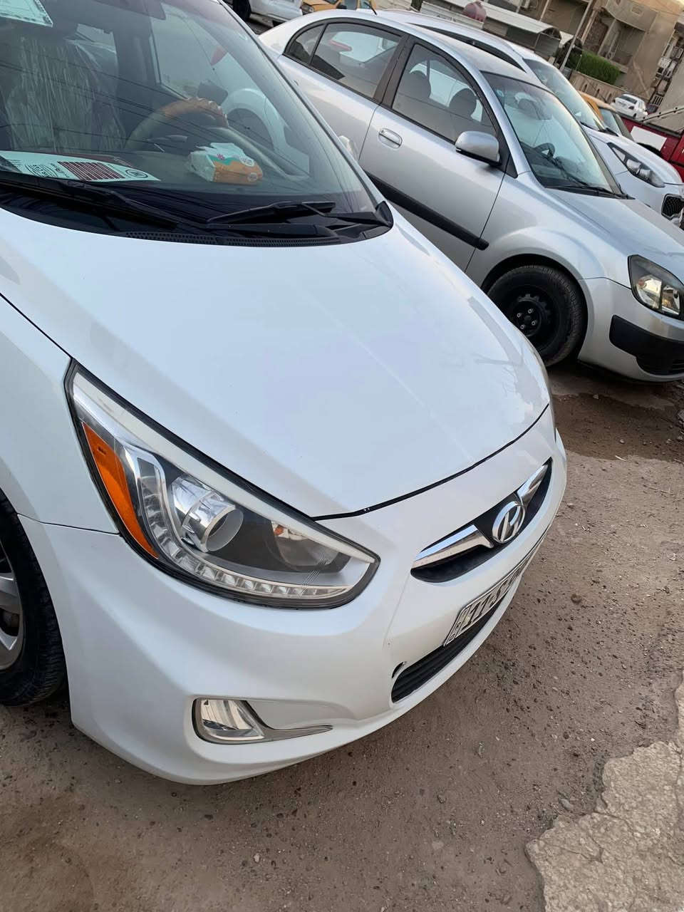 السلام عليكم 
بيع مستعجل....
هونداي اكسنت وارد امريكي محرك ١٦٠٠ gdi خمس تچاوي موديل 2014 بأسمي رقم بغداد الدولي هزة جديدة 
حادثها جاملغ خلفي من امريكا وقبق جنطة
السونار موجود مفصل كل شي بيها 
 وين معجبك افحصها صدر ومشط جديد قبل اسبوع شديتة تبريدها ثلج كهربائياتها شغالة كيرها جيد جداً مابيها نقص بيها كم رصعة وبارد خفيف 
المحرك بيه مشكلة ومنقص من سعرها سعر مكينه 
اما السيارة شغاله تمام وين متريد اتروح بيها روح  
السعر 75 قفل 
للاتصال 
***********
