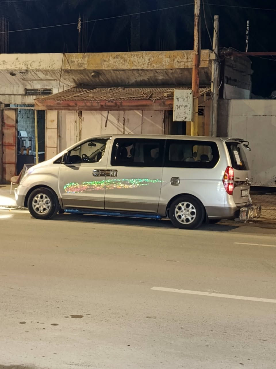 السلام عليكم ستاركس 2009 كفاله الباقي موضح بلسونار مكينه بخار خفيف بدون تنقيص كير اكسل مكفولات تخم تاير جديد  ميكانيك مكفول مكان السيارة بغداد الغزاليه
للتواصل 
***********
***********
