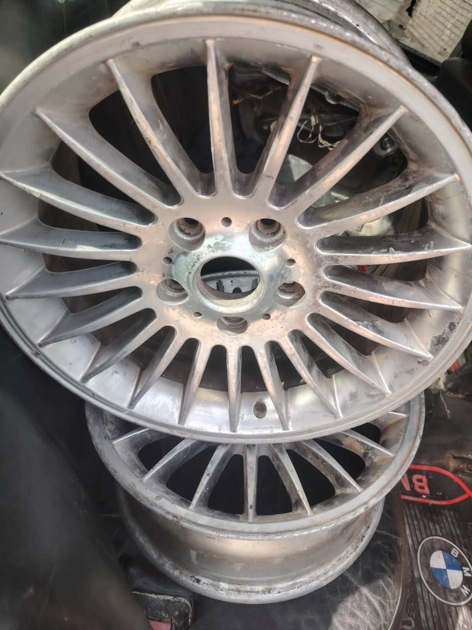 السلام عليكم تخم ويل كاسحه حجم 16شرط البلنص للبيع او مراوس بخليه عنوان بغداد  الغزالية ***********
