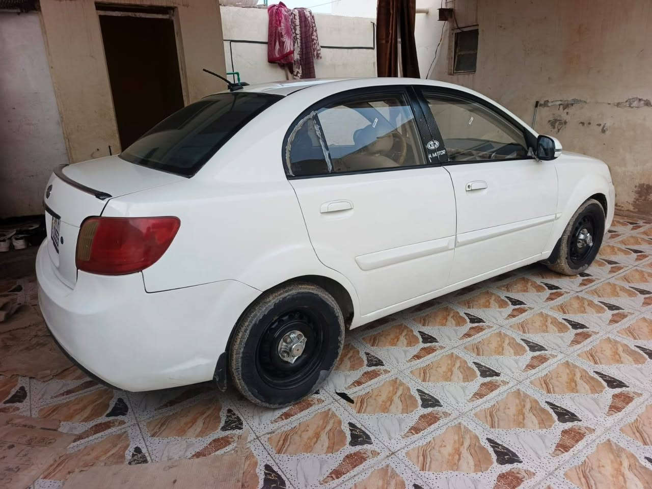 #كيا_ريو
موديل 2012 خليجي
فول اوتو
جام كهربائي
تخم تاير
حداديه نضيفه
رقم بصره انكليزي
مكينه 1400
بيها باب الراكب جهة السائق مصبوغ وطرف الجاملغ فقط بدون ضربه
سعرها 85 وبيها مجال
مكاني الديوانيه الحمزه الشرقي
***********
***********
#ملاحضه مكلف بالنشر لا تراسلني لأن ما اجاوب الارقام بيهن واتساب
