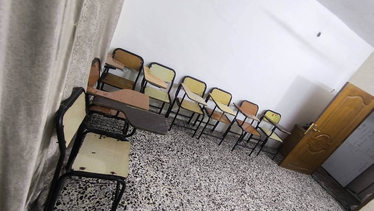 السلام عليكم متاح استولات مدرسيه مستعلمه ١٦ يوم فقط ابيعهن شلعه العدد ١١ سعر ب100 للاستفسار ***********
