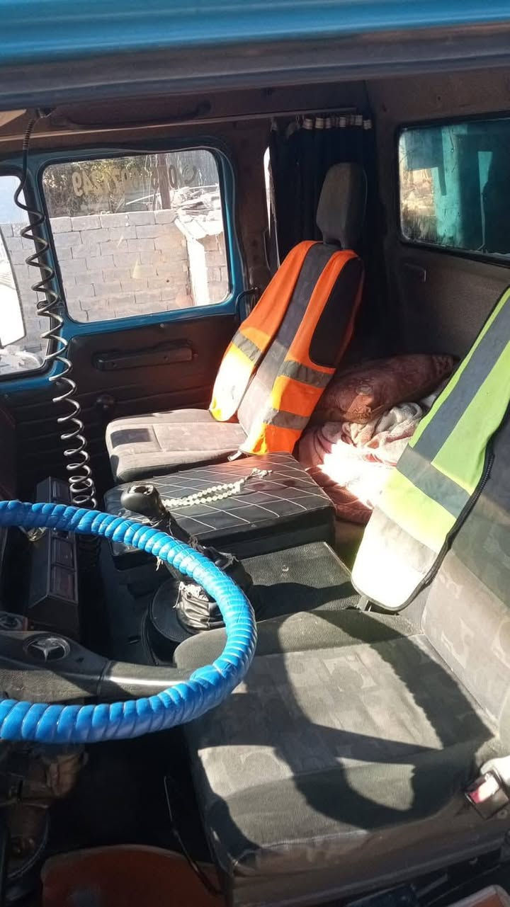 سلام عليكم البي 75قماره 89مكينه 25كير 111مجموعه نص جيف رباط عدل سياره معروضه 300جاهزه ***********
