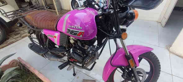 دايوان للبيع 
الدراجة مرقمة وباسمي تحويل ثاني يوم 
الموديل 2023 وطالعه 2024 
الدراجة خير من الله ما ناقصها شي وعليها زوج تايرات جديد جوبلس مانع انزلاق براحتك تمشي بل مطر 
السعر (مليونين و100) 
مكاني كركوك 
الرقم ***********
