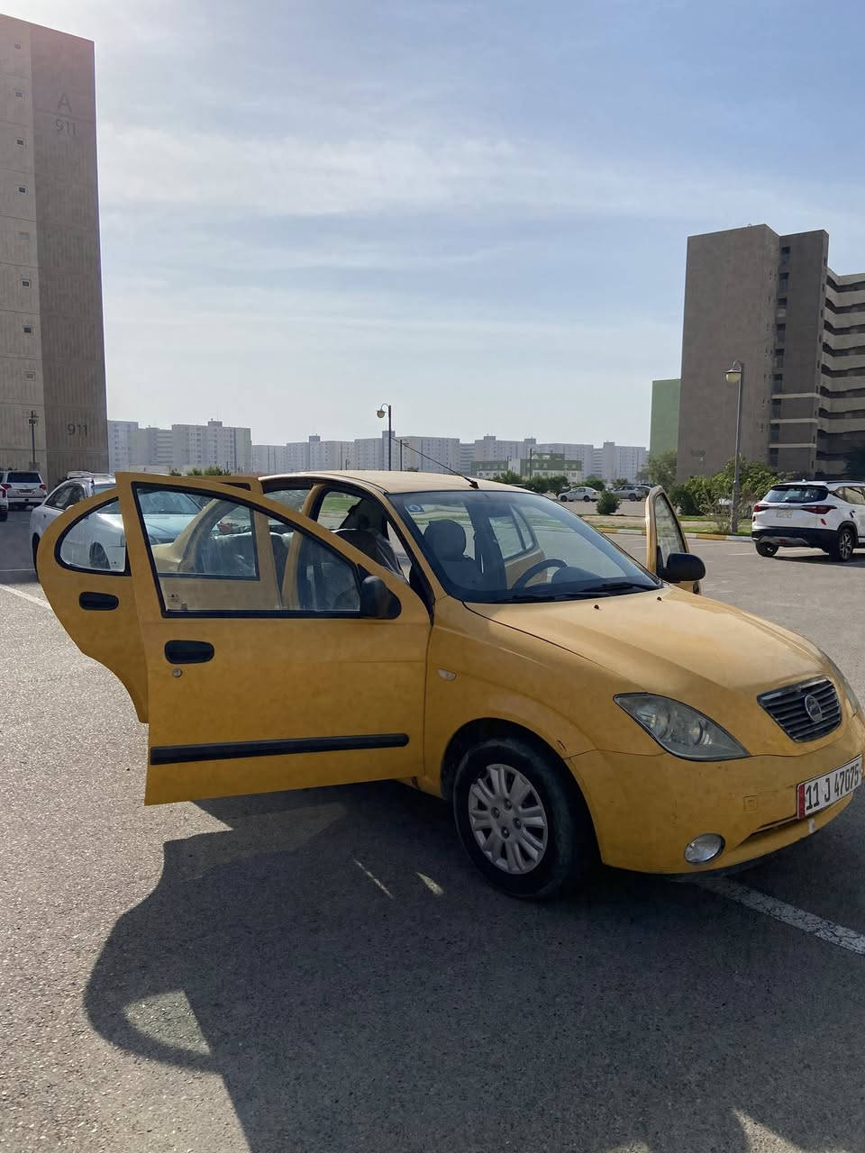 السلام عليكم
طيبة للبيع جديدة كلش 2015 رقم انكليزي
السيارة صدر حداديه تخم تاير كير مكينه كلهن مكفولات
بيه بارد قليل واضح بلصور بصفحه السايق 
السعر 44 بيه مجال بسيط مكاني بغداد مجمع بسمايه السكني رقمي ***********
السياره مكفوله من دعاميه للدعاميه
