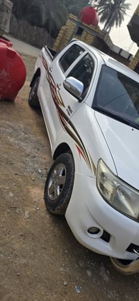 هيلوكس • ٢٠١٥ • مكفولة