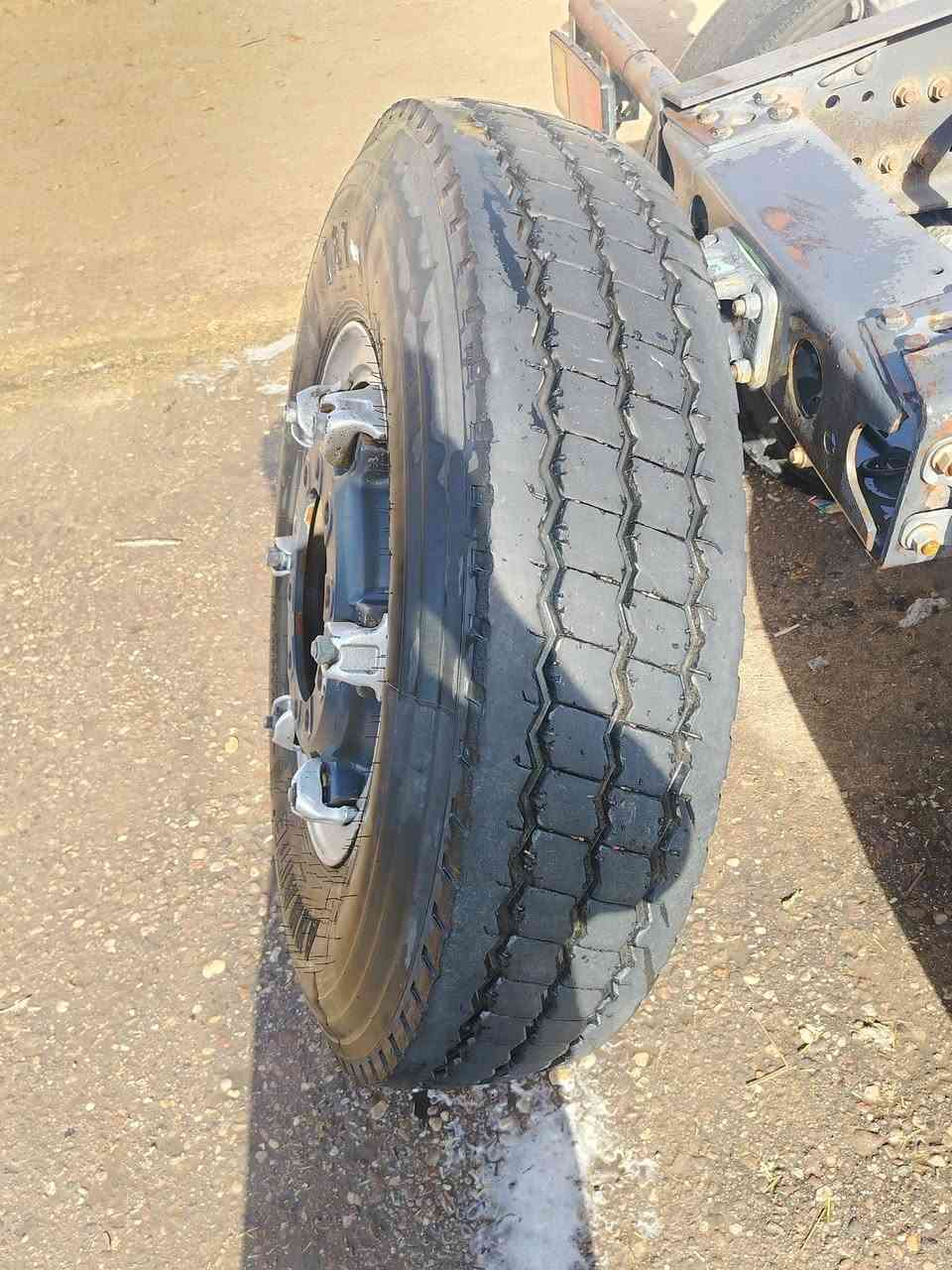 تايرات للبيع تخم ويل ألماني تخم برماغ ألماني وتخم طوك كامل جيب وشد السعر خاص ***********
