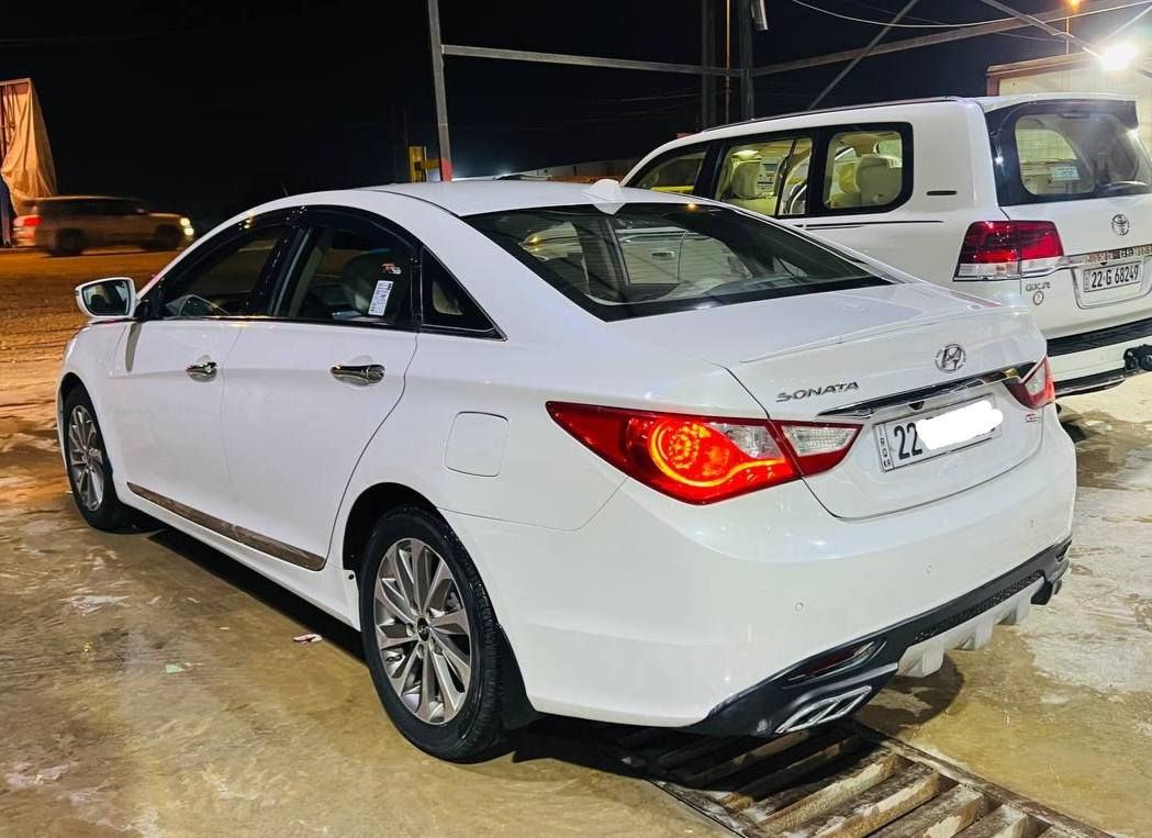 السلام عليكم سوناتا 2013  شكل 2014 خليجي الشركه العامه رقم اربيل دولي تحويل وكاله مضمون مكفوله لا صبغ ولا تبديل فقط بارد 
مواصفات
مكينه 2400 دوش مكفوله
كشن السايق كهرباء 
مري شفط
بكلايت لد
داخل بيجي 
تحكمات فول
تبريد قطعتين
شفتات استيرين
ويل كروم 
اشاره بلمري
حساسات خلفيه
5ويلكب وتخم تاير
كير ومكينه وحداديه وتبريد كفاله مكاني الحله   السعر 137  للأستفسار *********** حلة, بابل
