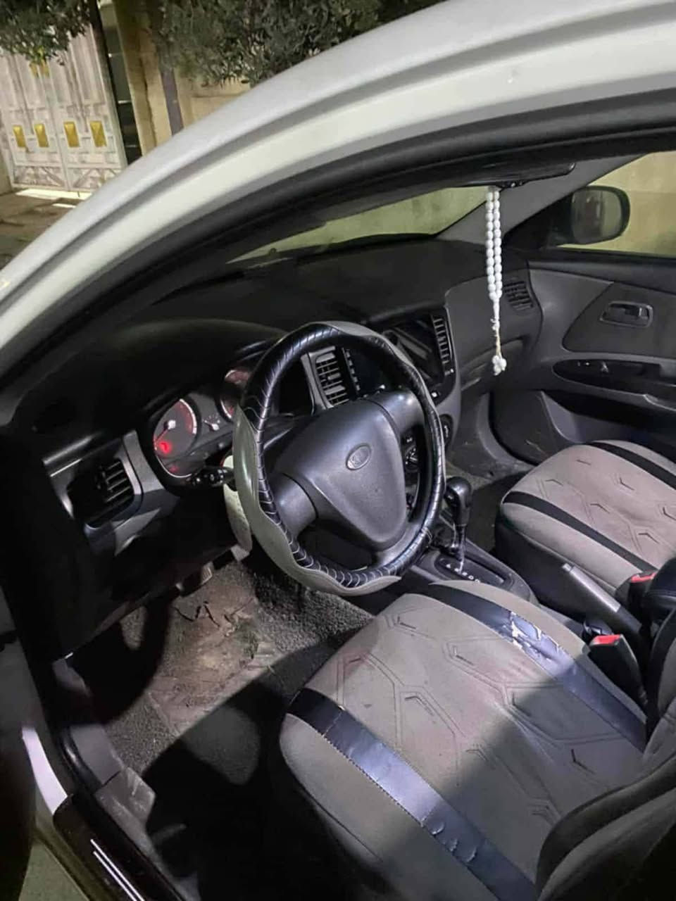 السلام عليكم ورحمة الله 
كيا ريو 2011 محرك 16 توماتيك جامات كهرب  كابون بانزين اني الشرعي السيارة هزه 2027
***********
