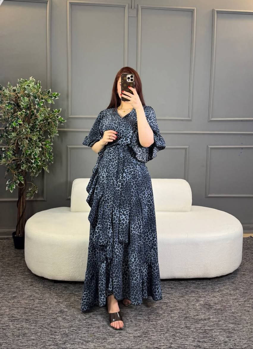 فستان نسائي خامة كريشا 
القياس فري سايز من وزن 40 لحد وزن 85 كيلوو يلبس 
السعر خاص 
توصيل جميع المحافظات


**إذا كنت صاحب هذا الإعلان وتريد حذفه لأي سبب، رجاءا أرسل رسالة إلى الدعم الفني**