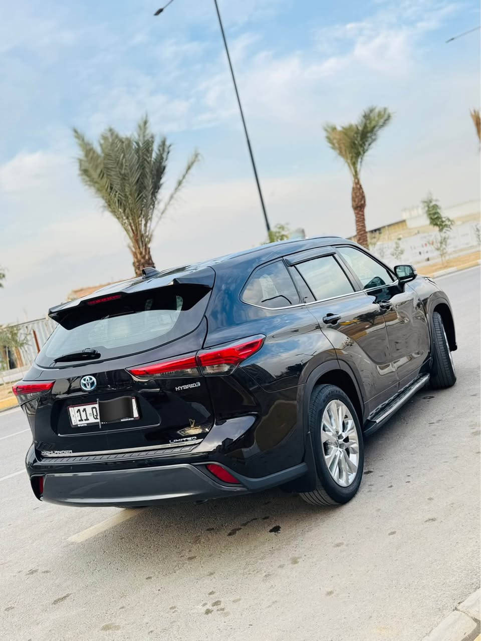 السلام عليكم للبيع TOYOTA
هايلندر هايبرد
وارد امريكي
موديل 2022
رقم بغداد
مواصفات ليمتيد
اللون خمري مميز
مكينة حجم 2.5
كشنات جلد VIP منفصل
بردات خلفيه بلادي
شاشة كبيرة
صاج ملكي
سلايد
نظام دخول ذكي
كامرة 360 درجه محيطية
الباب الخلفي كهرباء
هواية مواصفات بيها مفولة
ملاحظة ( حادث السيارة جانبي تبديل بابين نفس اللون 
وصبغ قمارة وجاملغ ايمن امامي وجاملغ خلفي ايمن فقط ) 
السعر 28,300 $ وبيها مجال 
للاستفسار ☎️ *********** بغداد, العراق
