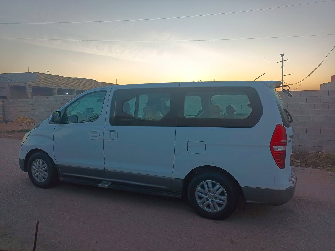 السلام عليكم 
ستاركس موديل 2018 مفتوح 
رقم كربلاء باسمي 
مكينه كير اكسن خير من الله تبريد تدفئه  فول
حداديه جديده ما ناقصه برغي 
رقم ألماني سنويه 28
بيهه بارد قليل 
 بسمي مصفره خط بحث ضريبه سعر185 وبيه مجال حك الجيه 
عنوان ميسان للعماره 
***********
