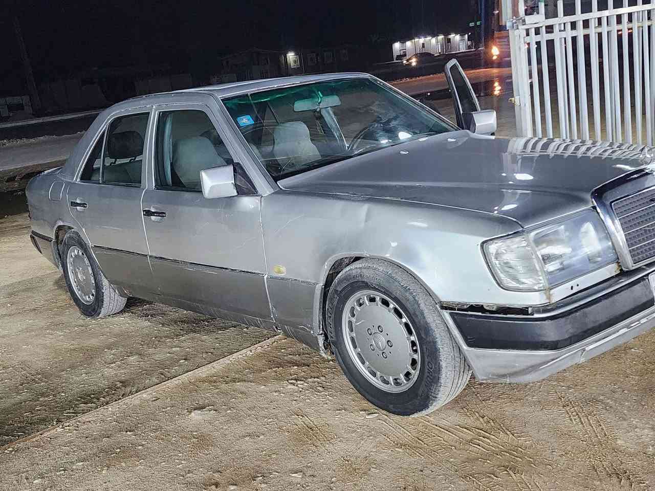 مارسدس دب 85 لبيع السعر 43 
مكينه ثنين ونص حلوه سياره جديده مال جناي رقم نكليزي 
تحويل مباشر مكاني نجف الاتصال ***********
