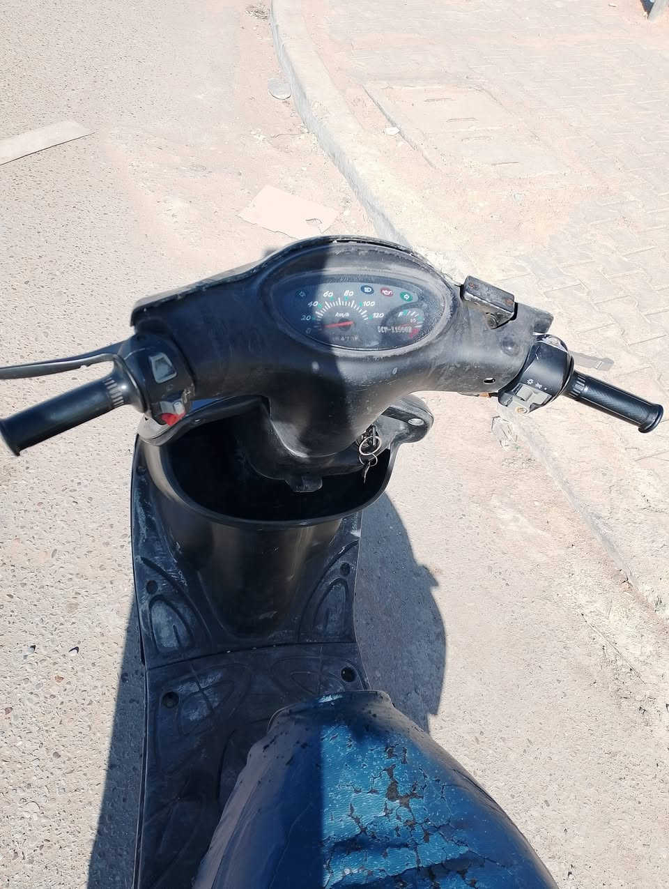 سلام عليكم دراجة اكزز 120 خبط مكينه مجفته بس مو عندي صارلها فترى طويله عندي تايرات جدد كهربائيات شغاله اشاير لايت بك لايت و السلف يحتاجله باتري و و خلل بالدكمه مال السلف يحتاجلها تبديل الدراجة هندر واحد تشتغل الصبح ما تعب بالتشغيل السعر 350 وبيها مجال العنوان البصرة التنومة اخوان موجود واتساب رقمي ***********
