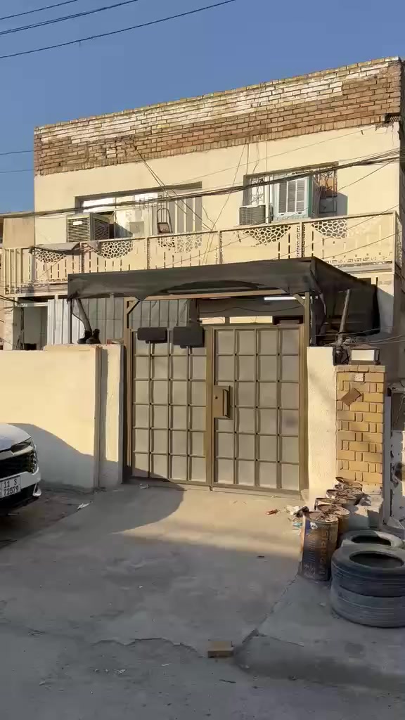 عمارة سكني للبيع 
المشتل 
تبعدعن التجاري 30متر
المساحه 250متر
واجهه عشرة
نزال 25
وارد الشهري مليون ونص
السعر550 مليون  
قابل للتفاوض

***********
