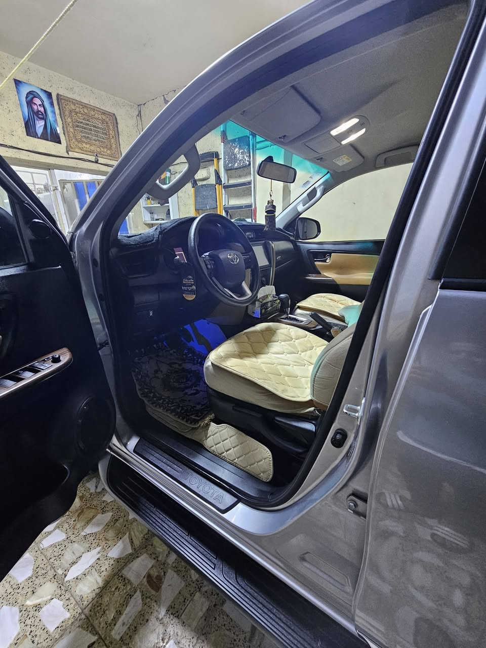 السلام عليكم فور جنل 23 ماشيه 15 الف مكفوله على وضع الشركه بسمي 4سلندر 
دوشمه حوضيات السعر ٢٨٥ $عنواني بغداد اعتذر عن الخاص *********** بيع فقط بدون مراوس
