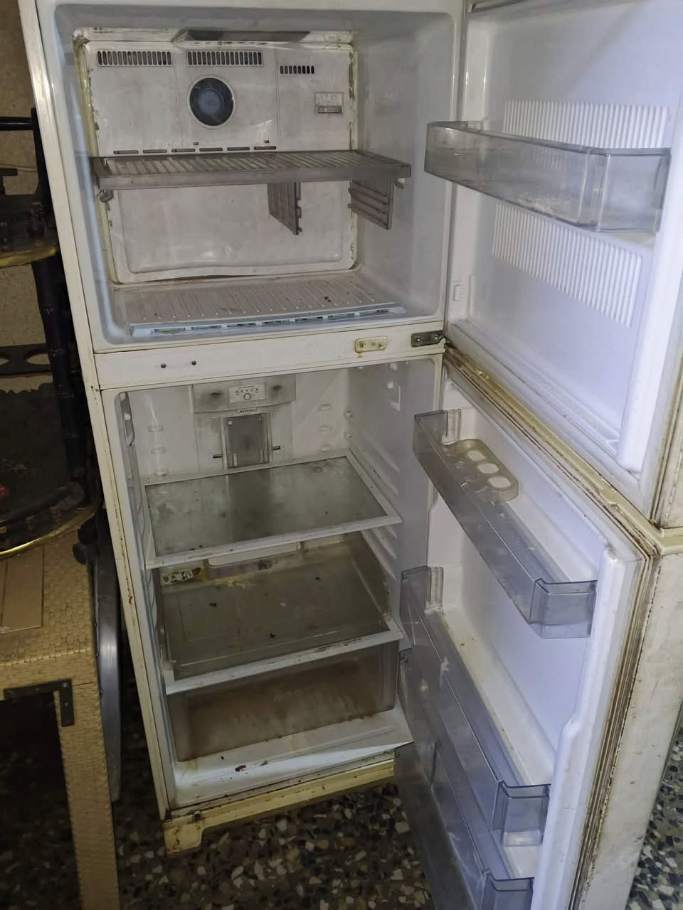 نركيله 25
طبله  والفراش كلهن 35
ثلاجه 150 
ثريه  35
سنك  25
فرشات لثنين جوزي ثنينهن ب15 
ديوان 10مقاعد 250 
العنوان بغداد بسويب


**إذا كنت صاحب هذا الإعلان وتريد حذفه لأي سبب، رجاءا أرسل رسالة إلى الدعم الفني**