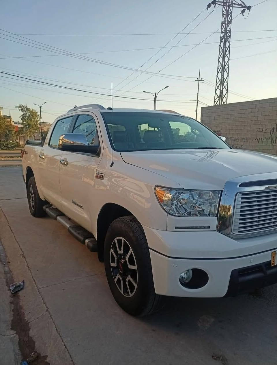 سلام عليكم تندرا 2012
كلين مكفوله محرك وكير  وكشر
فورويل 4x4
لمتدد
مري كهرباء  شفط
الجامه الخلفيه كهرباء 
بدي قصير 
باب طويل 
رقم شمالي 
موجوده بغداد 
للاستفسار اتصل واتساب 
***********
