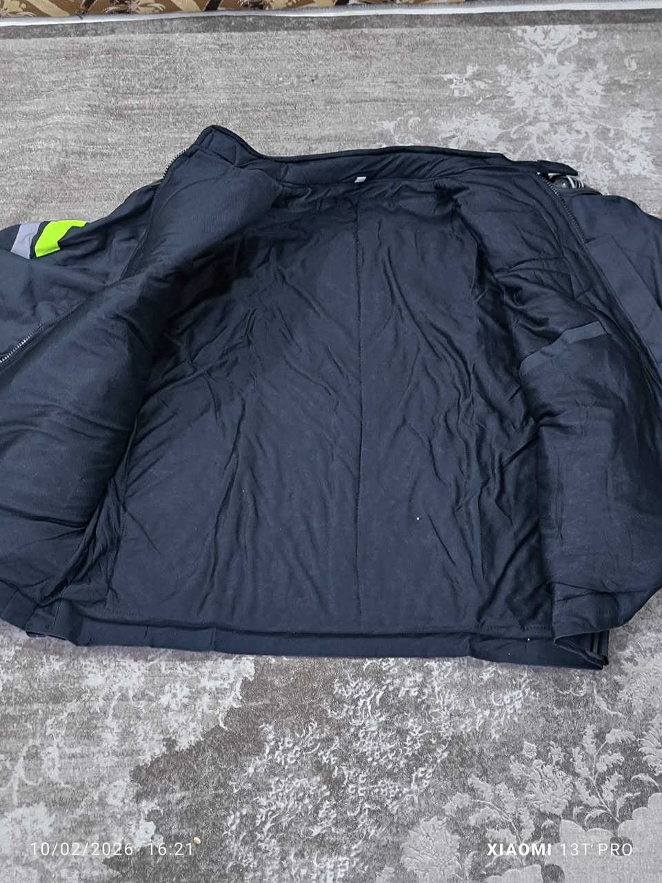 السلام عليكم قمصله البينه ستار 
قياس 3XL 
سعر قمصله ٧٠ الف
خوذه SHOEI قياس M
سعر الخوذه ١٦٠ الف


**إذا كنت صاحب هذا الإعلان وتريد حذفه لأي سبب، رجاءا أرسل رسالة إلى الدعم الفني**