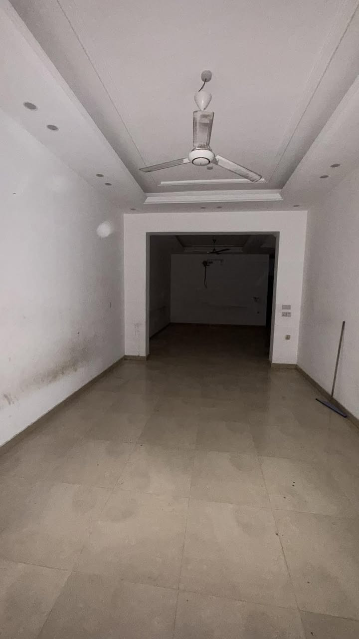 دار #اللأيــــجــــار مـــع #الـــكــــاونتـــر وســبـــلت 

 فـــي حـــي الــقــضاه شــارع 80 كـــربلاء رابـع دار عــــن الـــشـــارع 

________________
المساحـــــــة // 150م 

الواجهـــــــــة // 7.5م. #طـــابـــو #مــــلك #صــــرف 

الــــــنــــــــزال // 20م 

بــــنــــاء #الدار 

غـــــرفــــه نـــــوم وصــــالــه وهـــــول ومـــطبـــخ ومــجــمع صـحــيــات وكــــراج ســـيــاره 
_______________
___________________
للأستفســـــــار عــــــن السعــــــــر يرجـــــــىٰ تـــــــرگ تعليـــــق (السعـــــــــر) #وسيتــــــم #الـــــرد 
__________________    

#مكتـــــــــب
                🏘️أمــــــــلاك بابــــــــل للعقـــــــار🏘️
#الكــــــــائن

☎️ *********** واتساب☎️‏‪0782 220 3665‬‏ واتساب
    شارع_الكرامة_قرب_الضريبة_مقابل_التخطيط_العمراني
        
_____________________________________________
