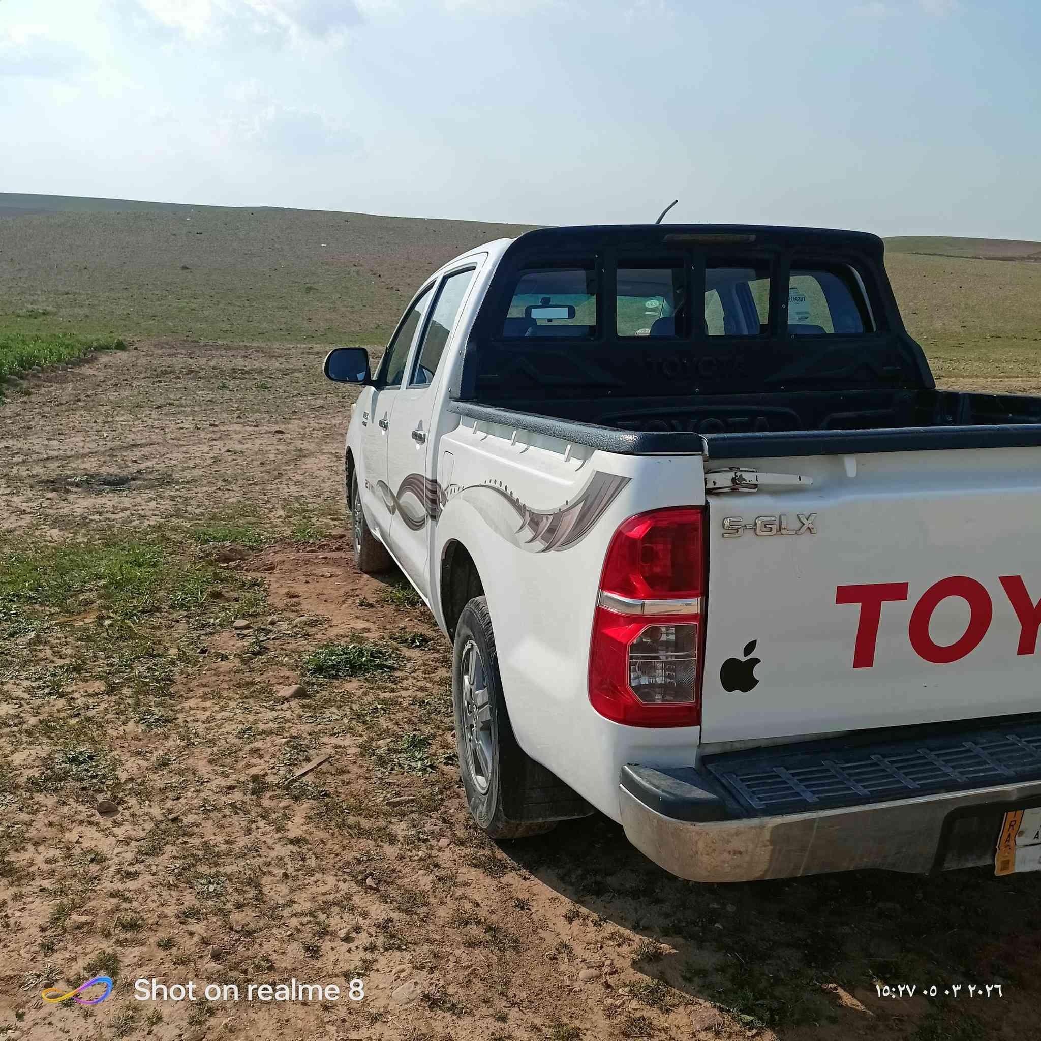 تيوتا هايلوكس ( عذاري)  2013  شاصي 12 ما بيها اي صبغ مكفوله كفاله عامه  ***********
