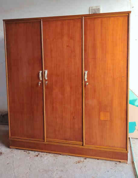 كنتور ٦ ابواب ملحق نضيف ضهره جديد كامل ب٣٠٠
كنتور ٣ ابواب عدل نضيف كله ب١٩٠
مكاني بغداد الشعله الرقم *********** يوجد توصيل بكروه
