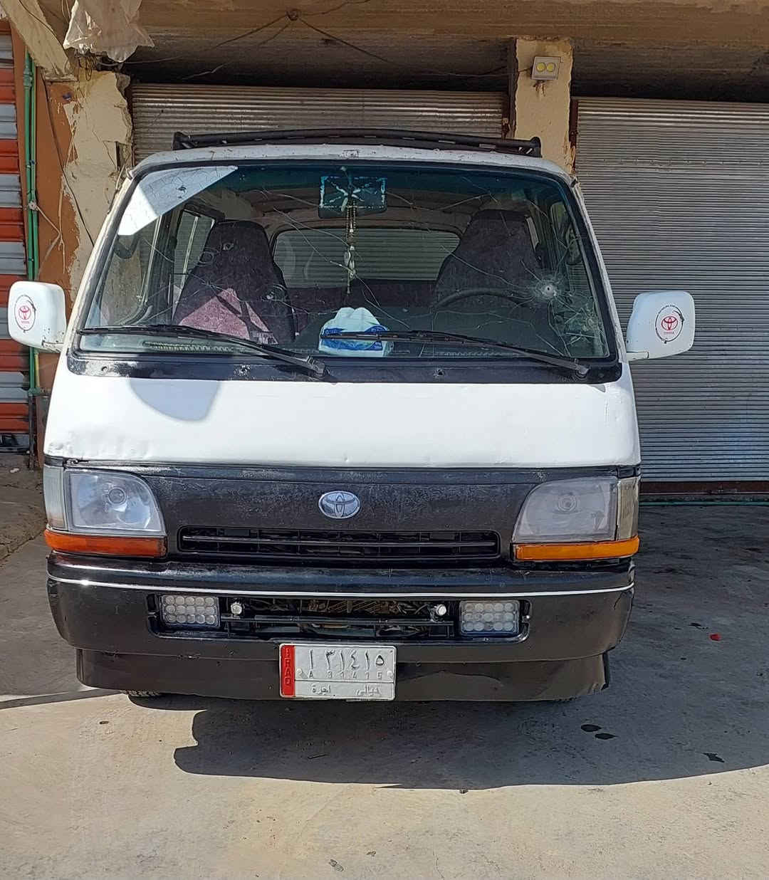 @أبرز المعجبين
تويوتا هايسا موديل ٩٤ رقم ديالى سنويه جديده تحويل اكو وكاله محرك ونجي دجه ناصي سياره كير محرك صدر كهربائيات كل شغال مابيها اي نقص 
العنوان:ديالى دلي عباس مدخل الحي الصناعي 
هاتف ☎️ :***********
