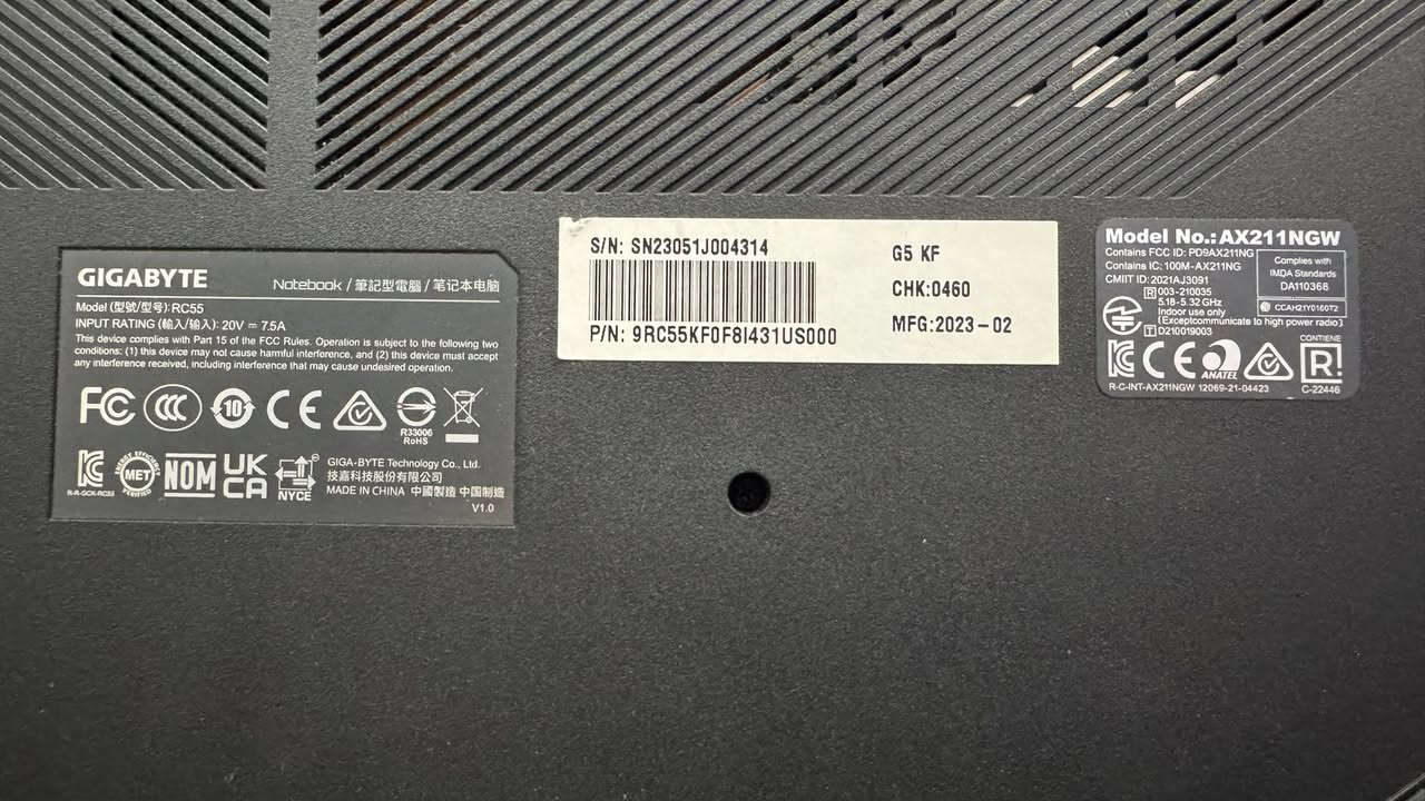 لابتوب كيمنك للبيع بسعرر متحصل مثله بعد
Gigabyte G5 kf
معالج i5 12500 H
كرت شاشه 4060 rtx
رامات 16 
التخزين M.2 512 gb
شاشة 15.6 fhd 144hz 
اللابتوب جداً نضيف شخط مابي و من ناحية القوه ف لابتوب جبار بالمونتاج و الكيمنك 
السعر : 850 الف و مستحيلل تحصل هيج مواصفات بهذا السعر 
موجود ماسنجر و واتس
رقمي : ***********
