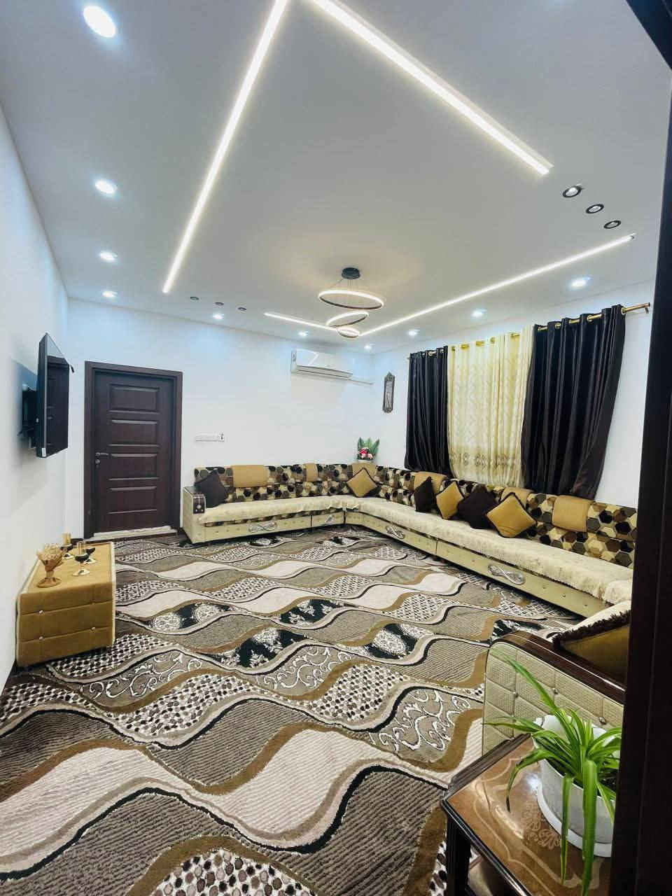 دار طـابقين للبيع 🏠
بناء حديث جديد 👍

حي الكندي الثانية 58📍
الموقع بعد جامع مقبل📍

سند طابو زهور 📃
شـرط الـتحويل 👍

مساحة 200 متر 📏
الواجـهة 10 متر 📏

اتجاه الدار قبلة 🕋
الشارع 12 متر 🛣️

الطابق الاول ☝️
يـحـتوي الـدار عـلـى غــرفـتـيـن نـوم
+ اســــتـقبـال + صــالــة + صـحـيـات
+ مطبخ حار + مطبخ بارد + 3 مناور

الطابق الثاني ✌️
غـرفـتين نـوم + صـالـة + مـطبـخ
+ هول + صحيات + سطح ناصي

كافة الاسعار في قناة التليكرام 👇

https://t.me/makteb_alsanabil/1223?single

عــندك عـــقار تريد تبـيعه ؟؟
للـترويج والاعـلان عن عـقارك
يــمكـنك مــراســلة الــصفـحـة 
او الاتــصال عـلى الارقــام 👇

***********
*********** 
***********

لــدينـا الــمزيـد مـن الـعـروض الـممـيـزة 👌
اذا كان لديكم اي اسـتفسار او اسـتشارة 🖐️
يـمـكنكـم مـراسلة الـصفحة بشكل فوري ✉️

#_مكتب_السنابل_للعقار
#_الموصل
#_حي_الحدباء
#_حي_الكندي_الثانية_58
